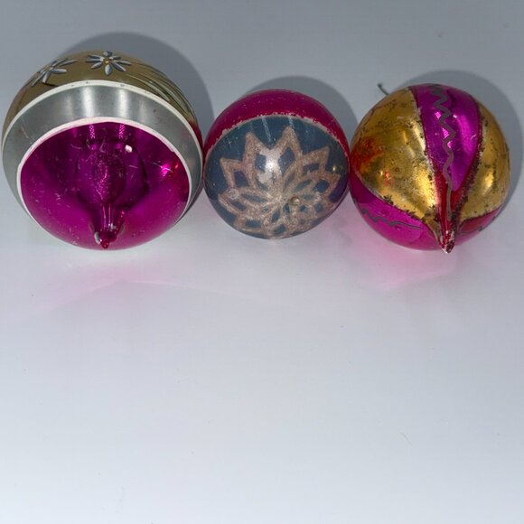 3 VTG Indent Painted Glass Christmas Ornaments Poland Teardrop 2 med 1 small. - Picture 4 of 15